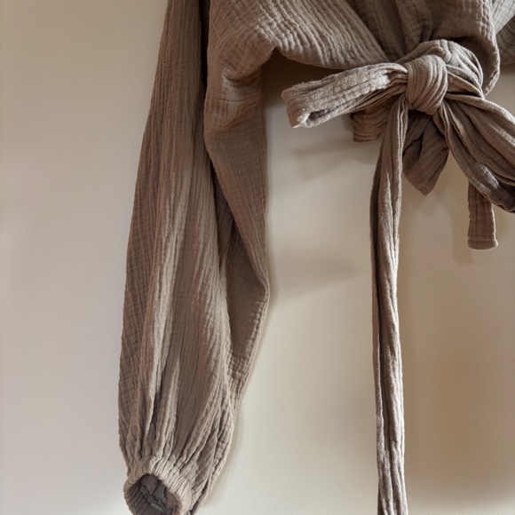 Boheme Goods wrap top in beige gauze - Picture 3 of 7